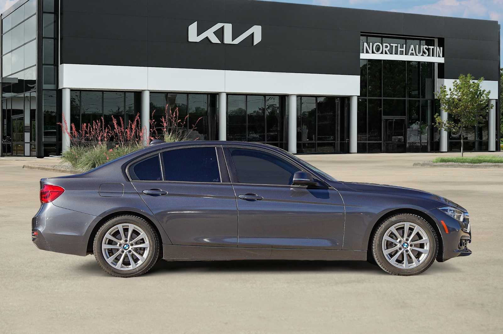 Thumbnail: 2018 BMW 3 Series - 7