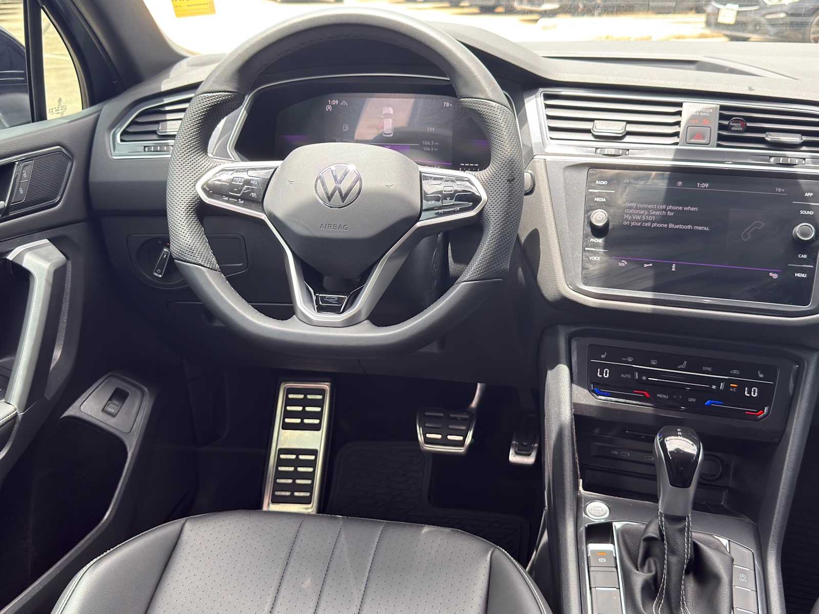 Thumbnail: 2024 Volkswagen Tiguan - 25
