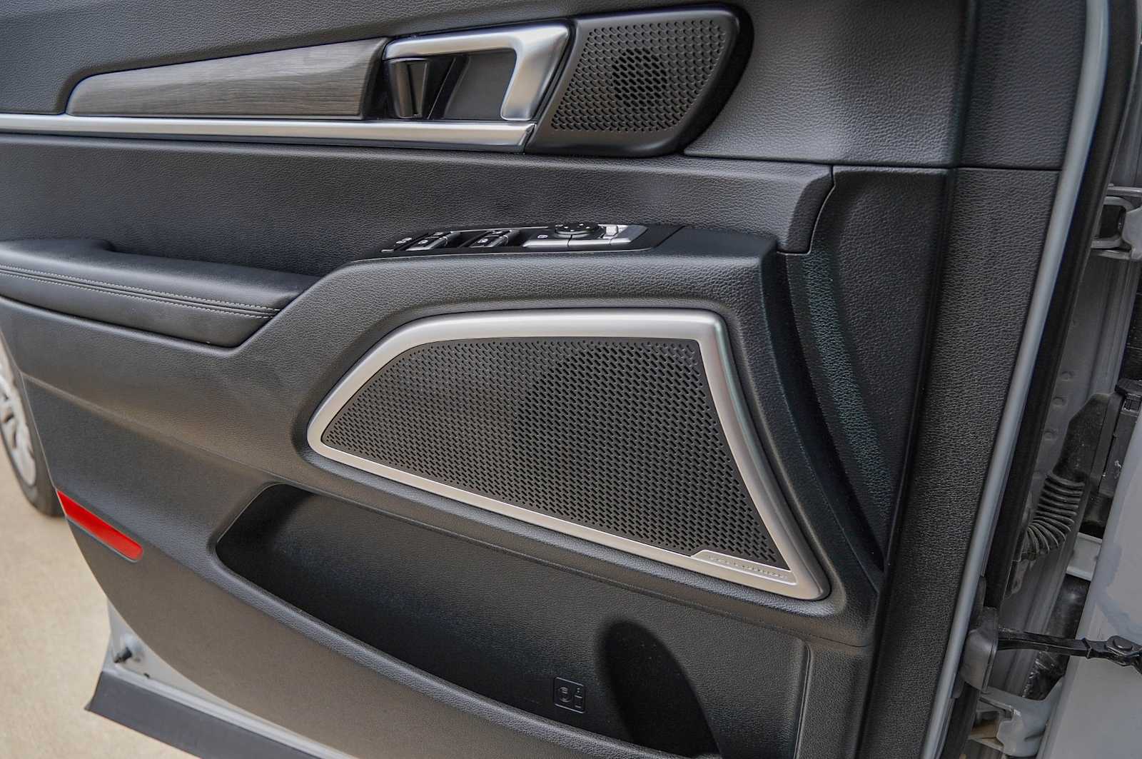 Thumbnail: 2024 Kia Telluride - 24