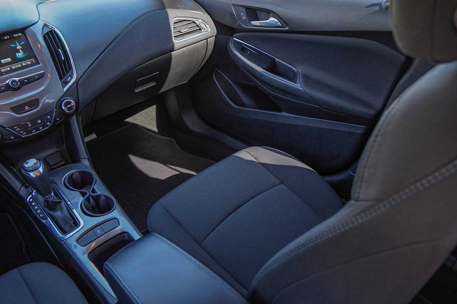 Thumbnail: 2017 Chevrolet Cruze - 26