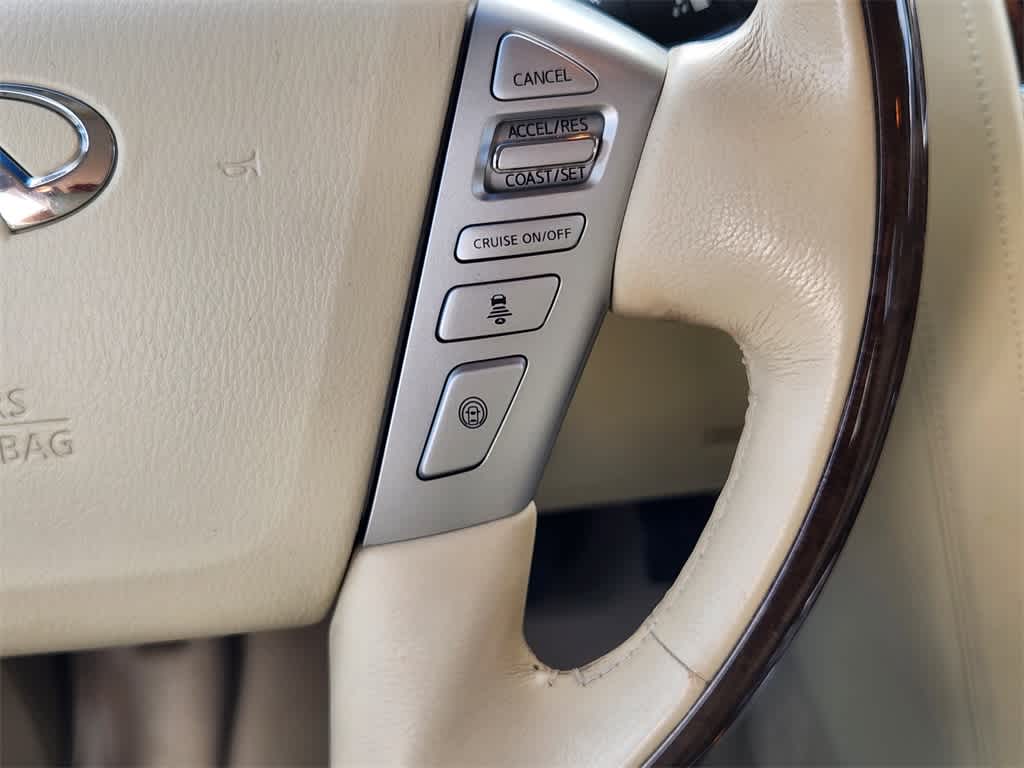 2015 INFINITI QX80  29