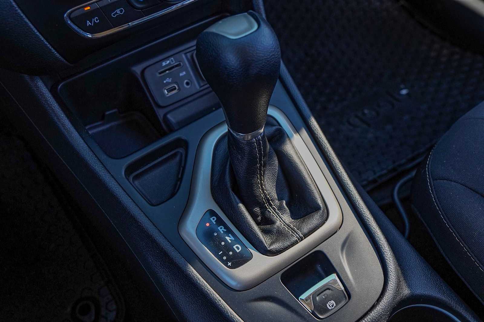 Thumbnail: 2016 Jeep Cherokee - 20