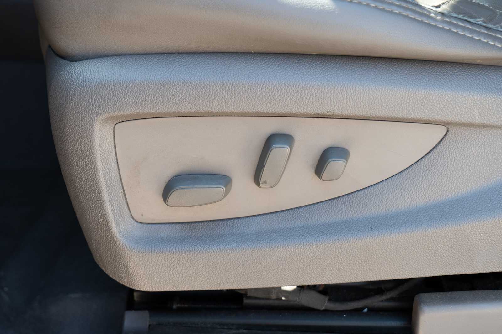 Thumbnail: 2015 GMC Yukon - 22