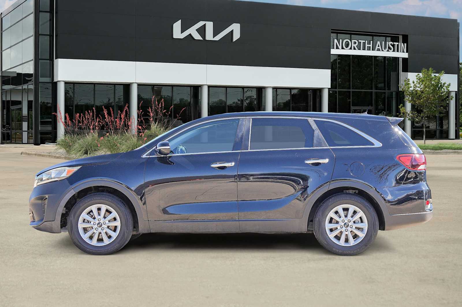 Thumbnail: 2019 Kia Sorento - 4