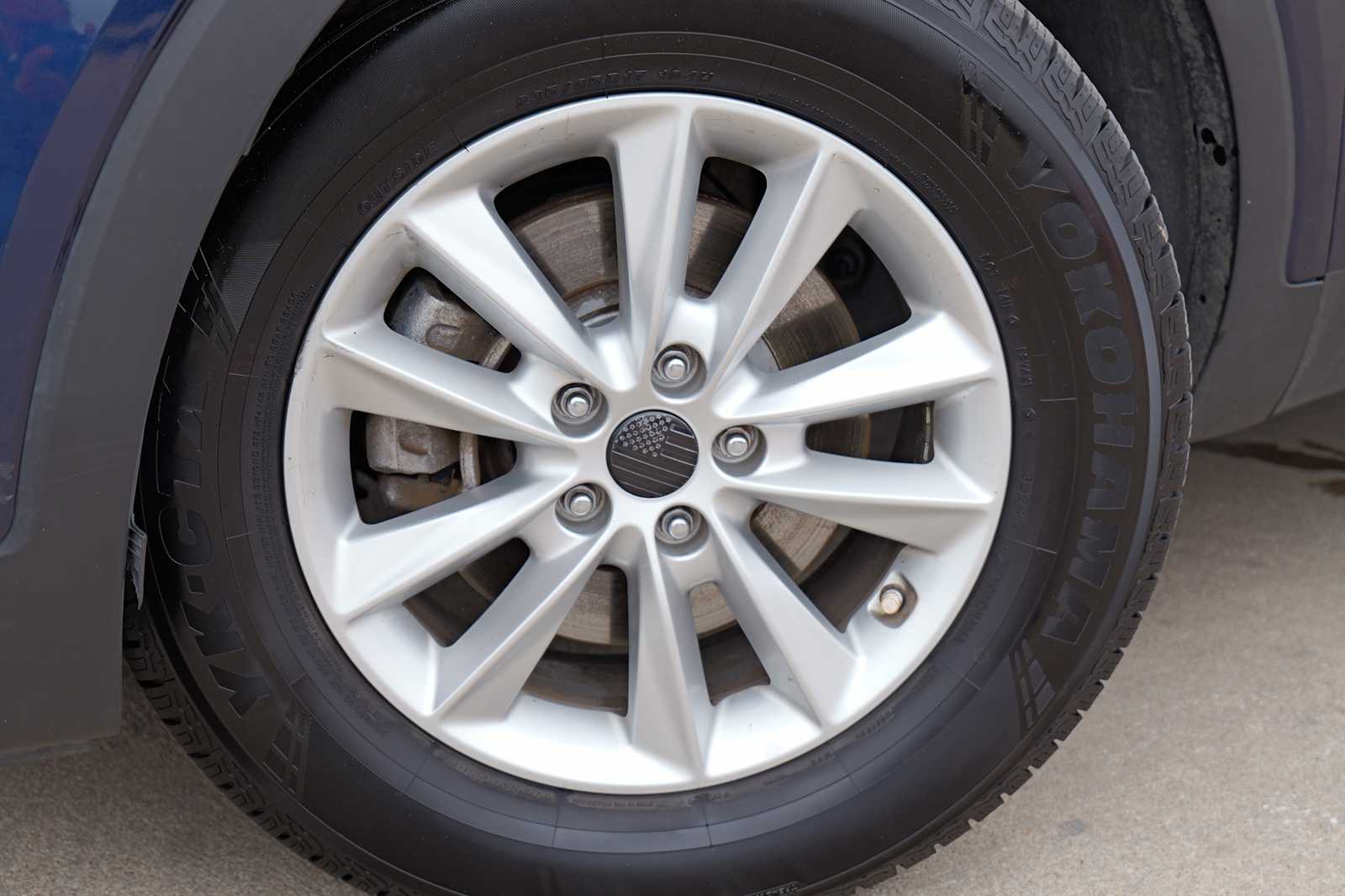 Thumbnail: 2019 Kia Sorento - 2