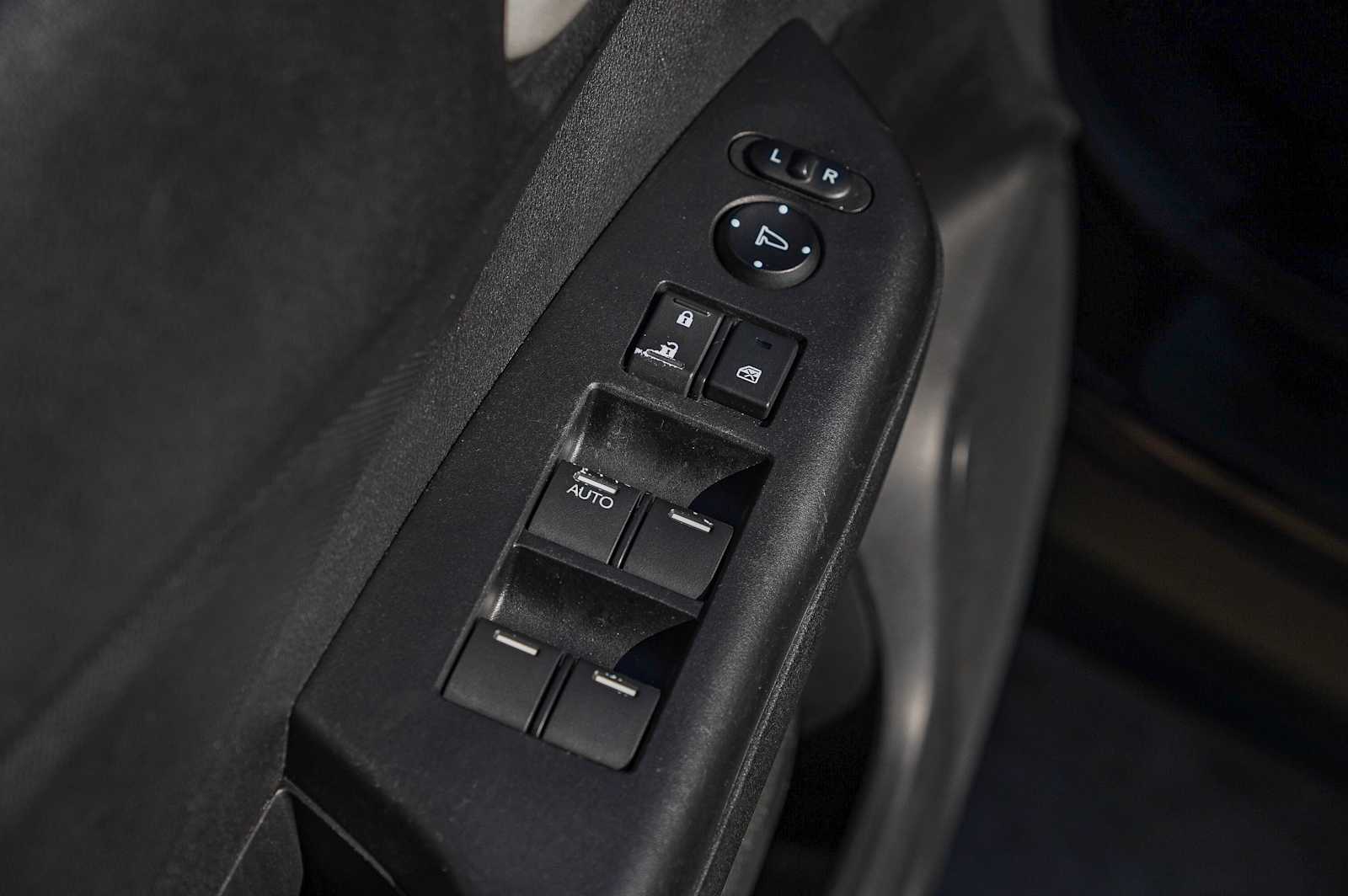 Thumbnail: 2012 Honda CR-V - 23