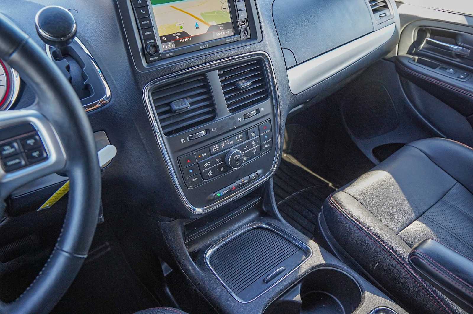 Thumbnail: 2017 Dodge Grand Caravan - 18