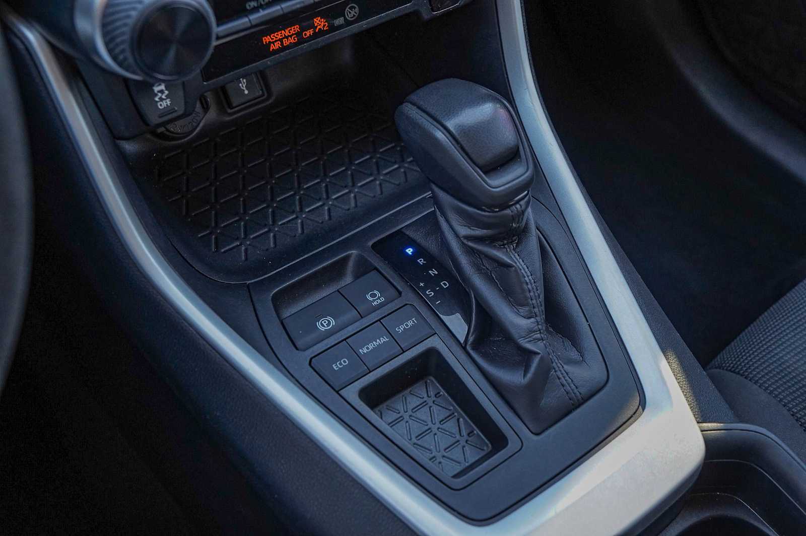 Thumbnail: 2021 Toyota RAV4 - 19