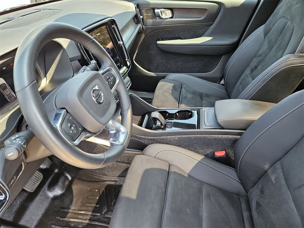 Thumbnail: 2023 Volvo C40 - 12