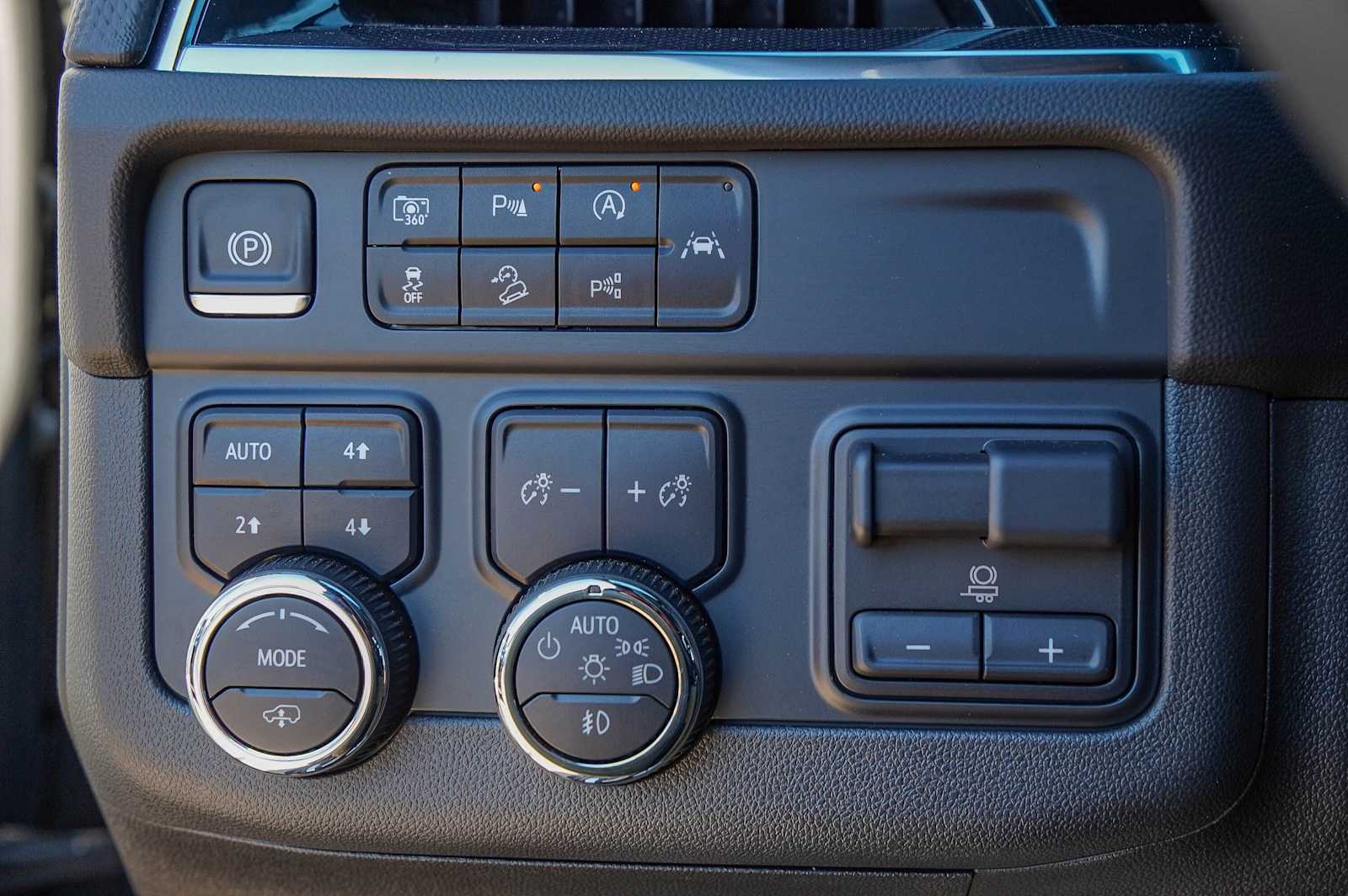 Thumbnail: 2025 Chevrolet Tahoe - 20