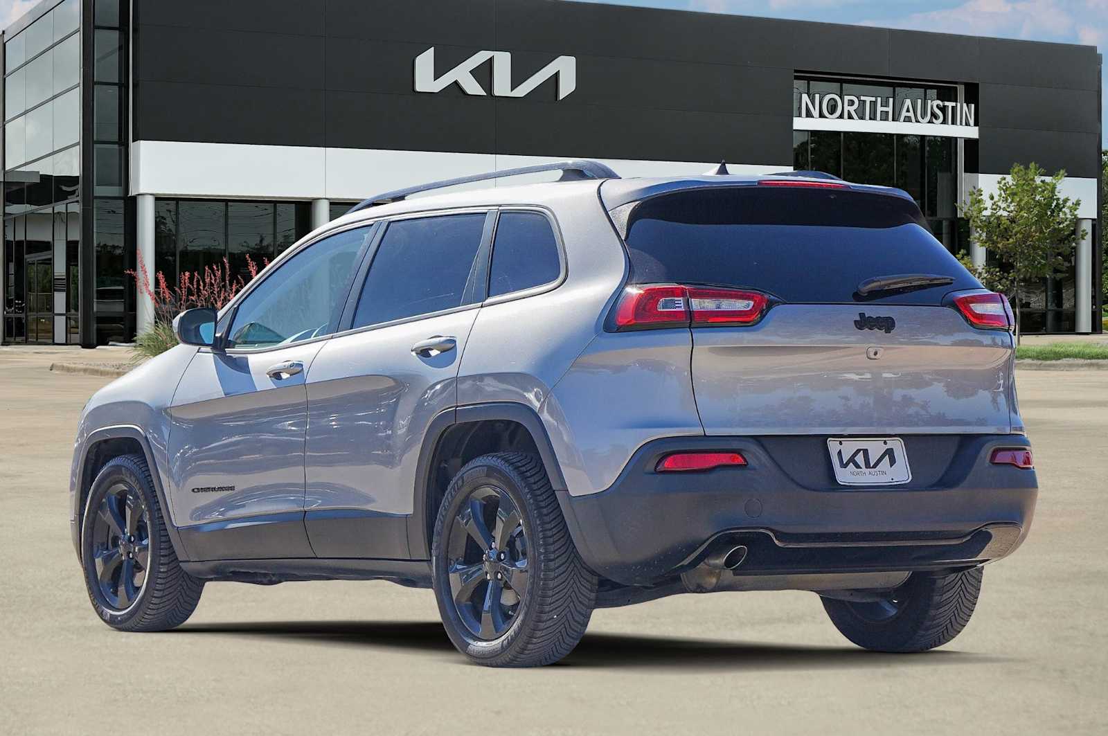 Thumbnail: 2016 Jeep Cherokee - 5