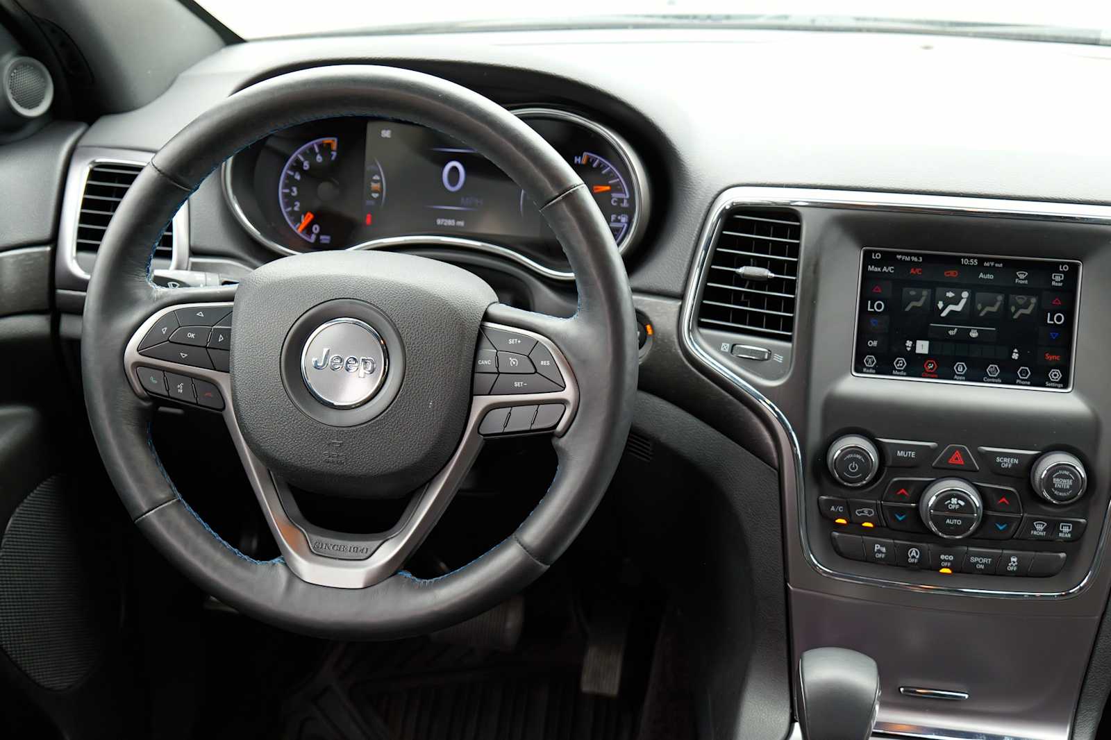 Thumbnail: 2018 Jeep Grand Cherokee - 25