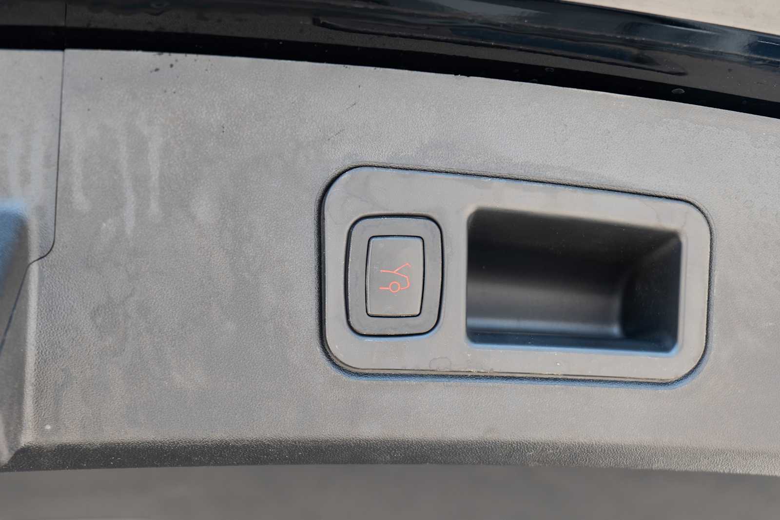 Thumbnail: 2017 Tesla Model S - 29