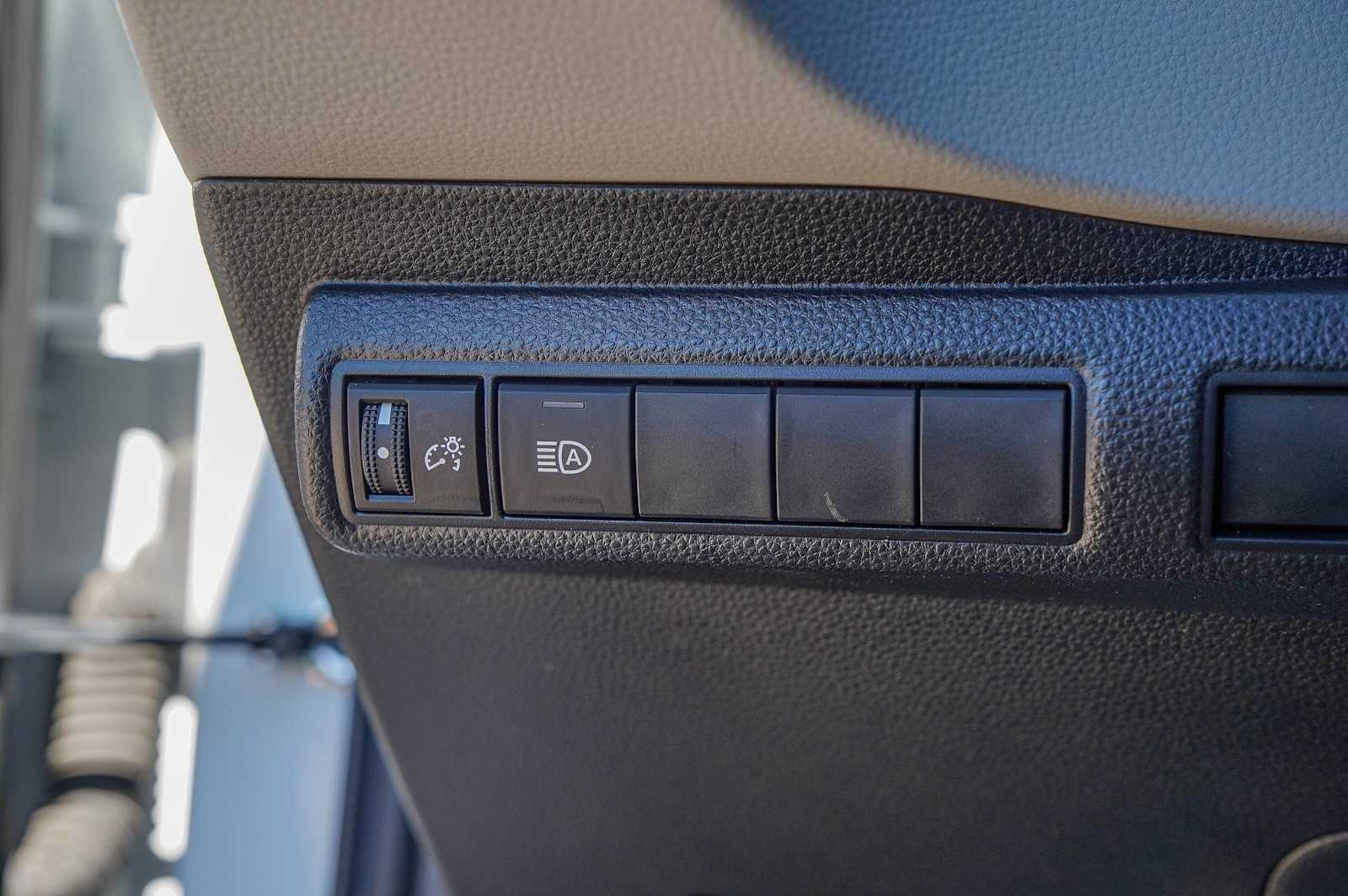 Thumbnail: 2022 Toyota Corolla - 21