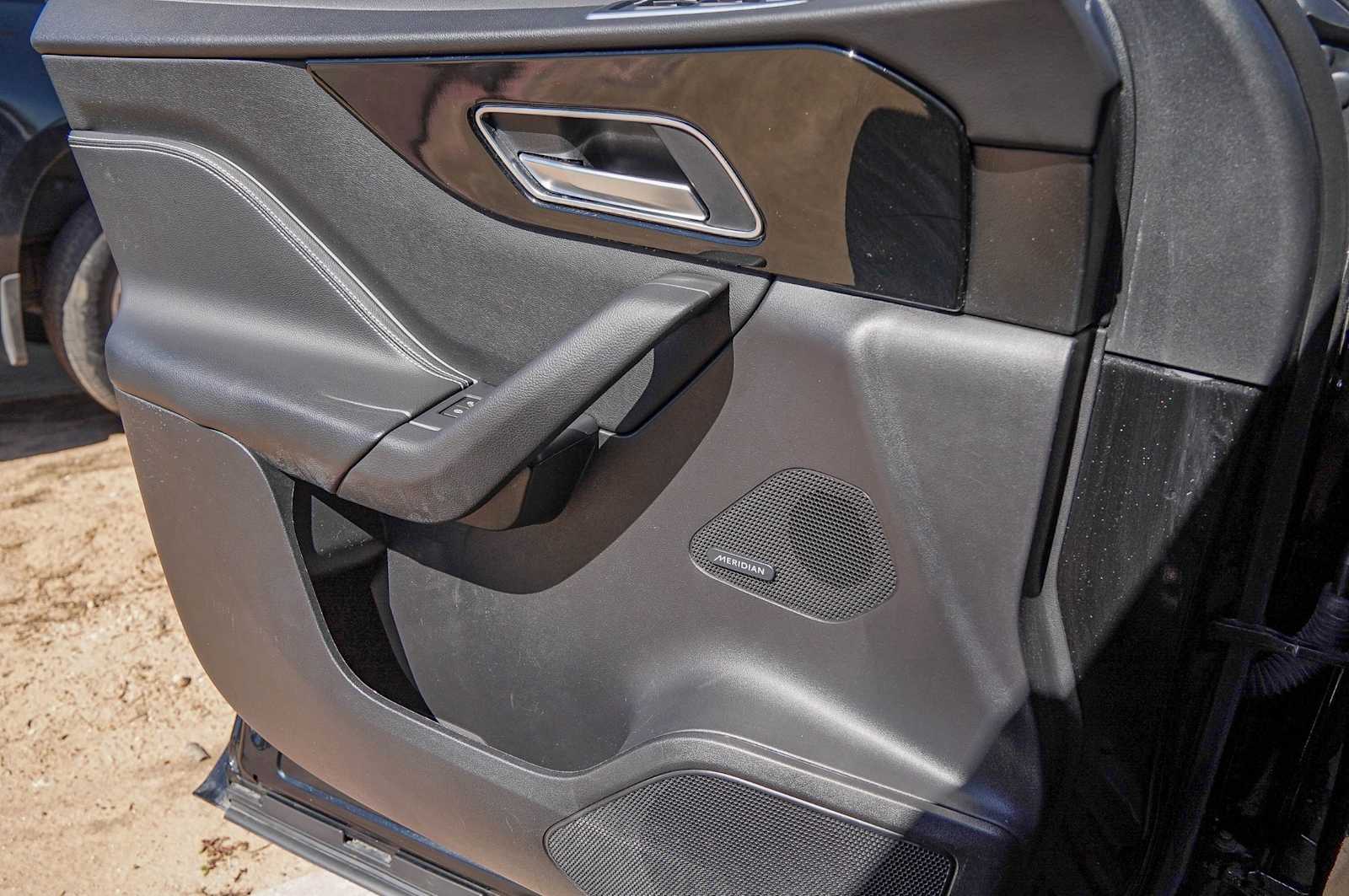 Thumbnail: 2020 Jaguar F-Pace - 23