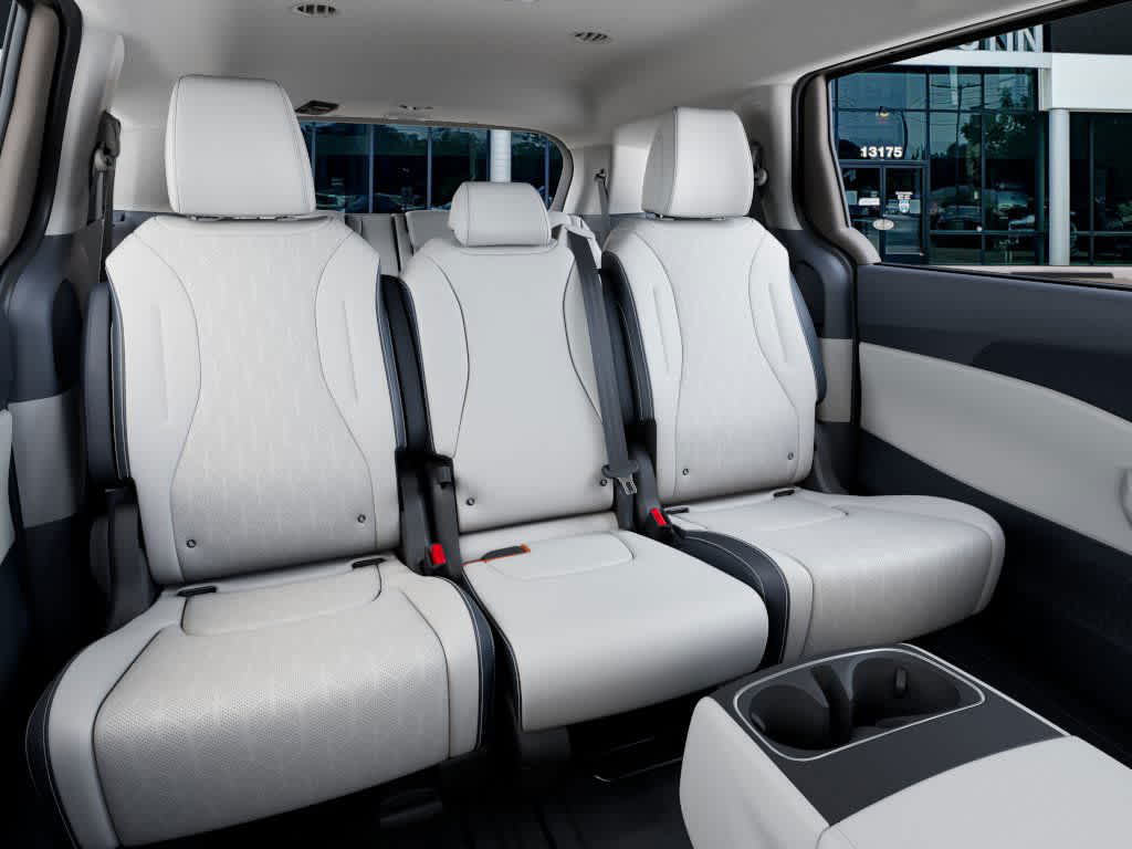 Thumbnail: 2026 Kia Carnival - 16