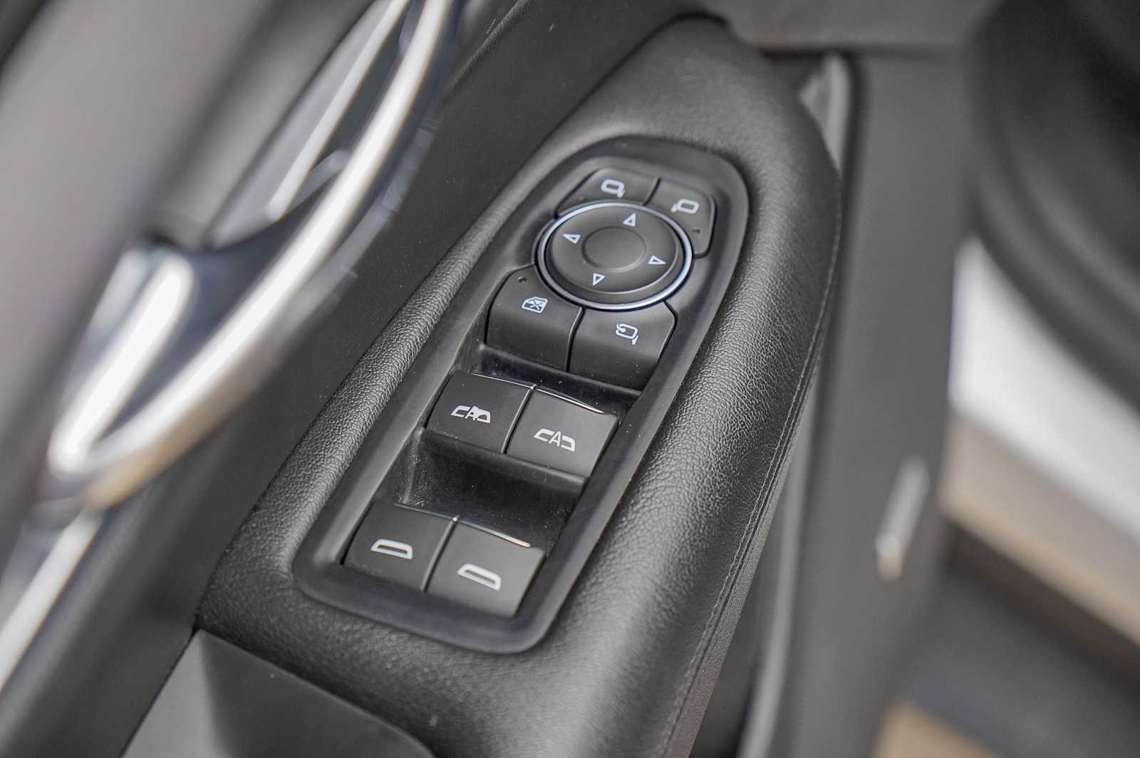 Thumbnail: 2017 Cadillac XT5 - 21