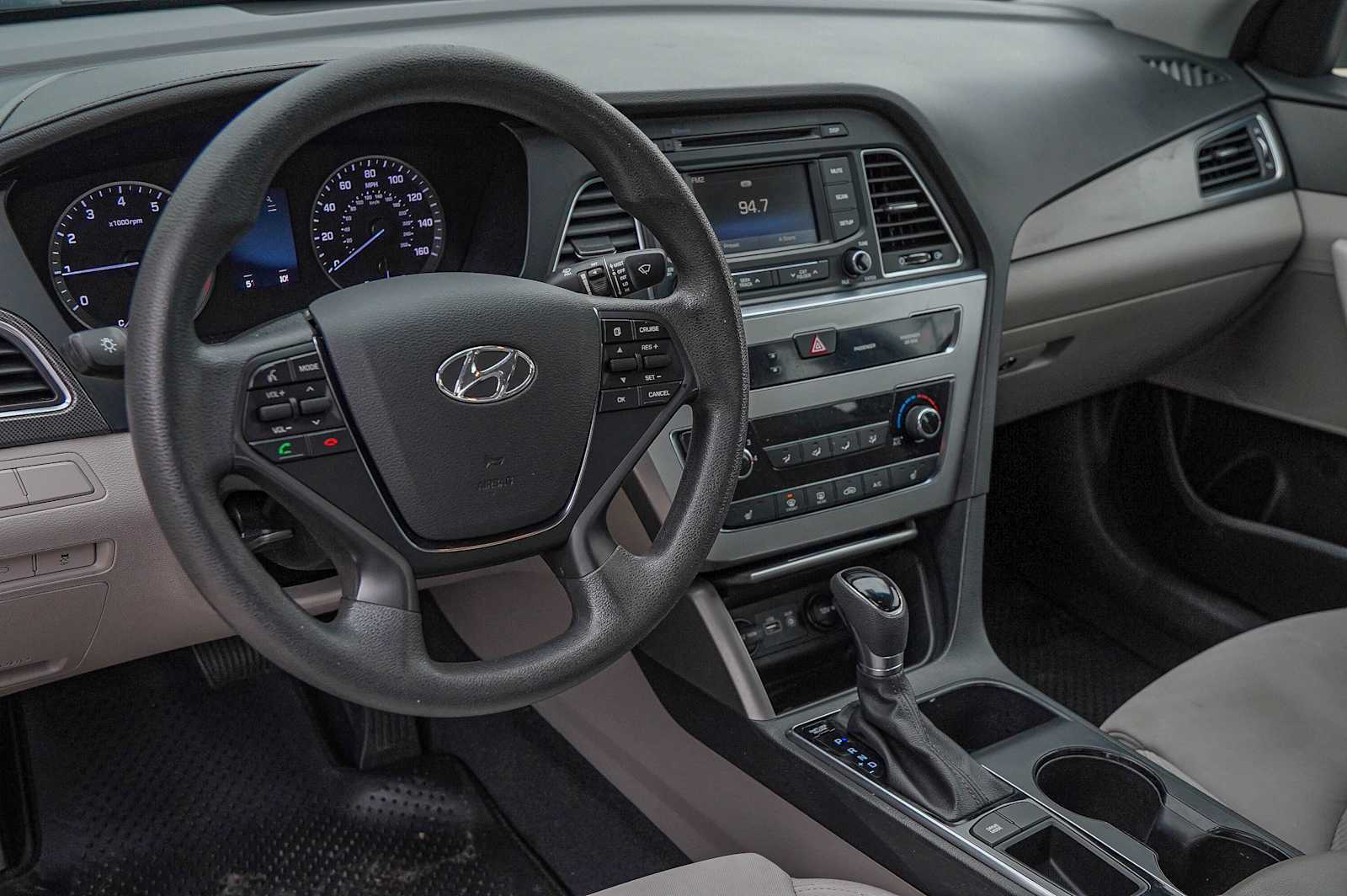 Thumbnail: 2015 Hyundai Sonata - 9