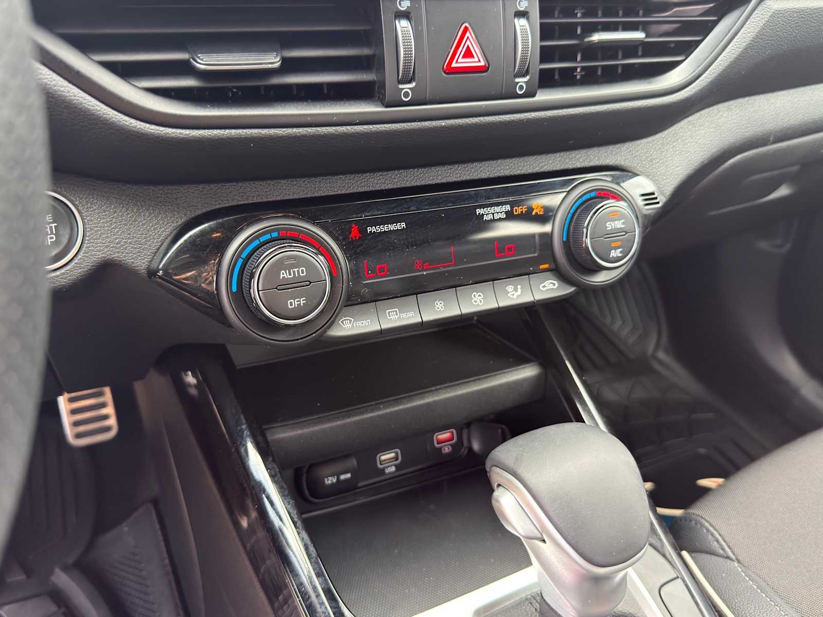 Thumbnail: 2023 Kia Forte - 17