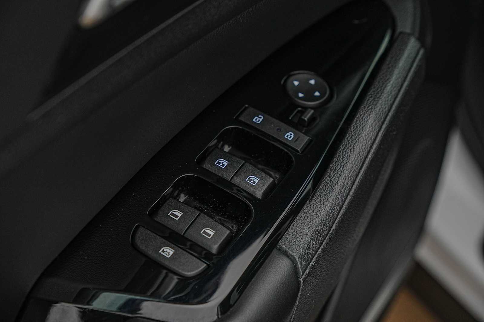 Thumbnail: 2023 Kia Sportage - 23