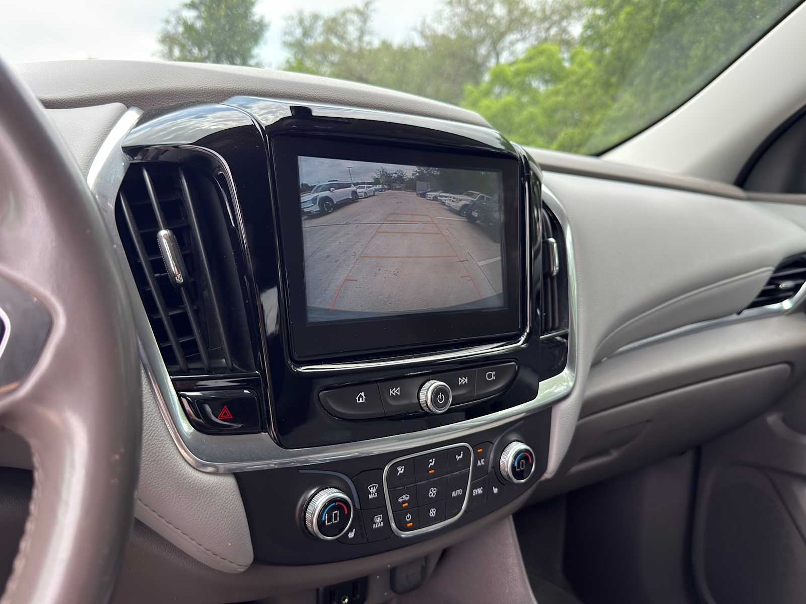 Thumbnail: 2019 Chevrolet Traverse - 13