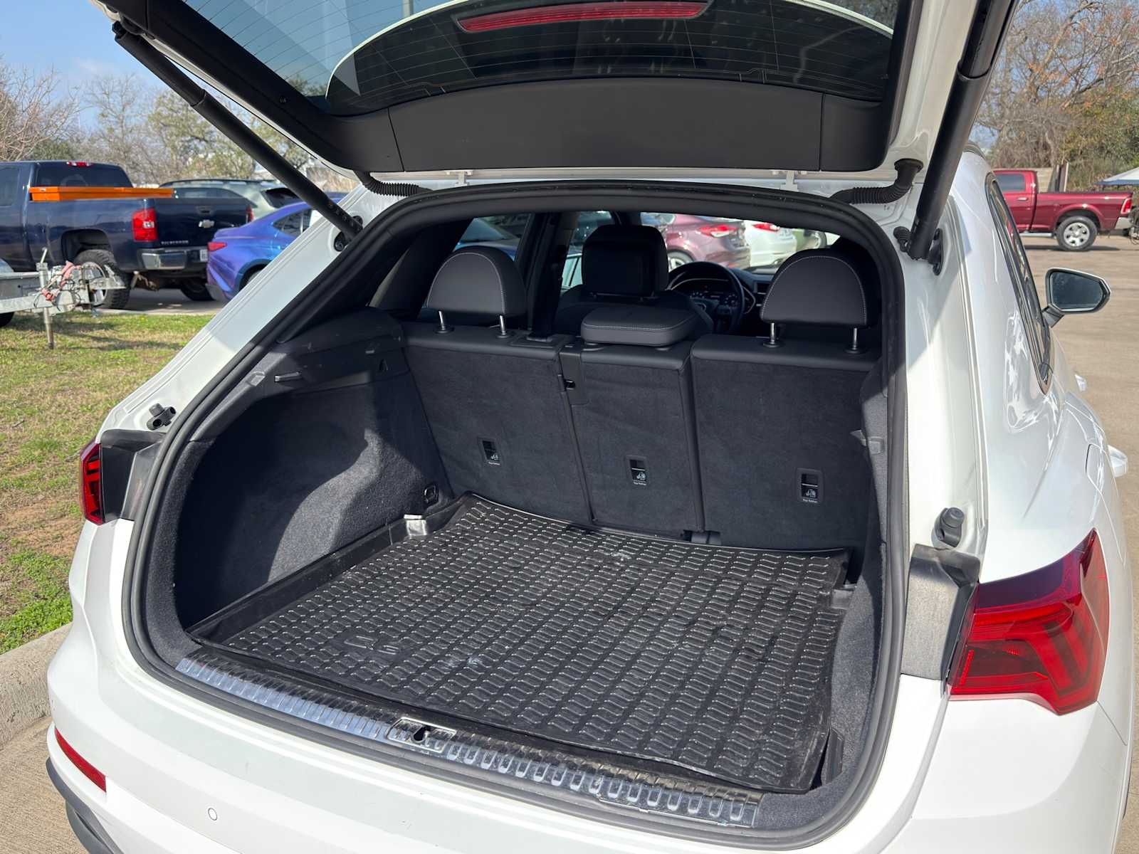 Thumbnail: 2022 Audi Q3 - 37