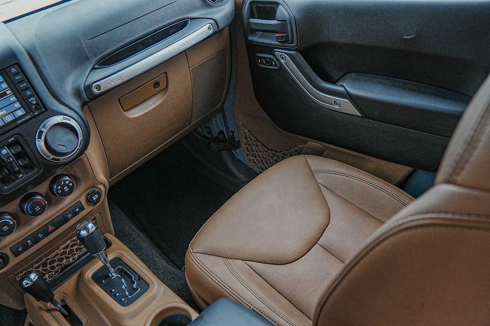 Thumbnail: 2015 Jeep Wrangler - 24