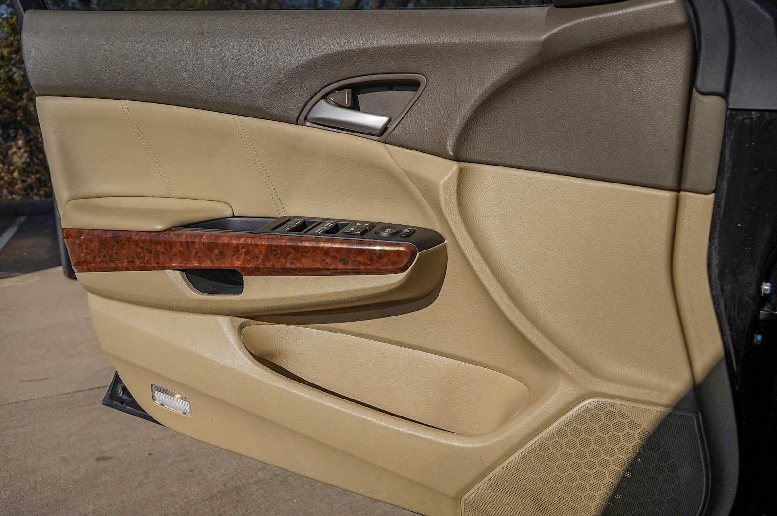 Thumbnail: 2009 Honda Accord - 22