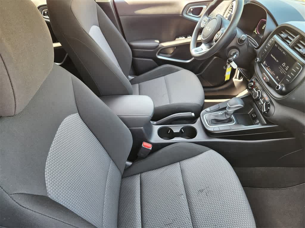 2023 Kia Soul LX 14