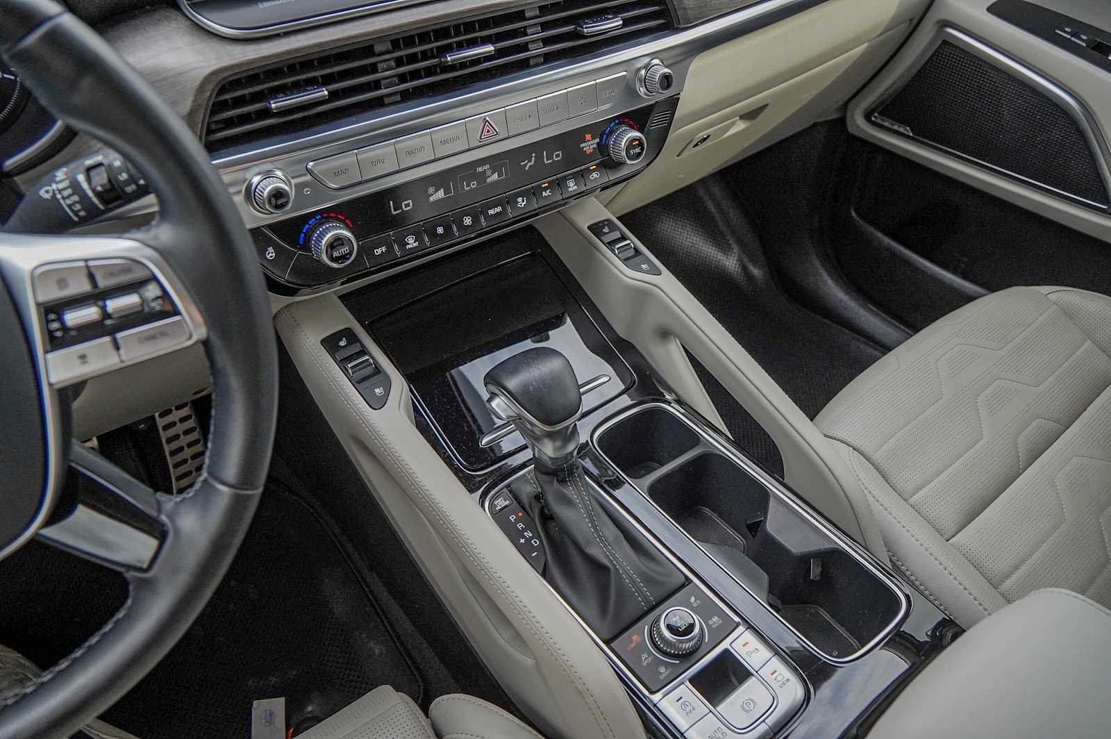 Thumbnail: 2022 Kia Telluride - 18