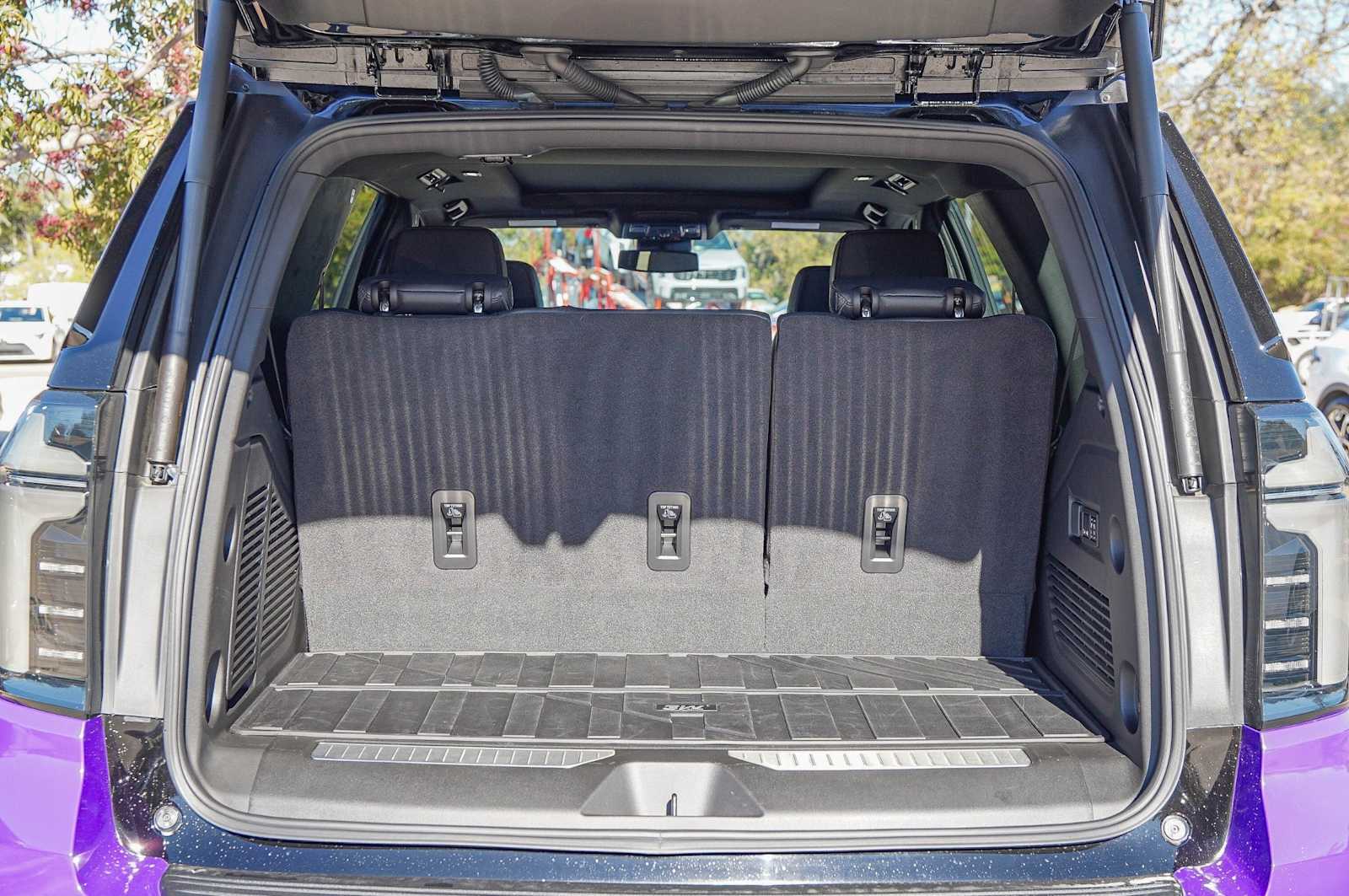 Thumbnail: 2025 Chevrolet Tahoe - 30