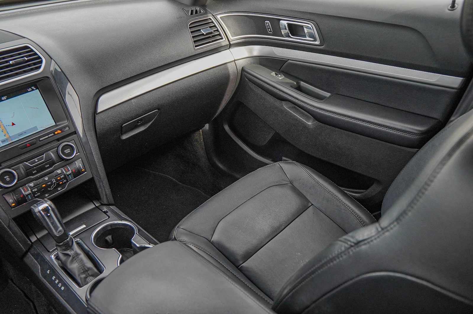 Thumbnail: 2017 Ford Explorer - 20