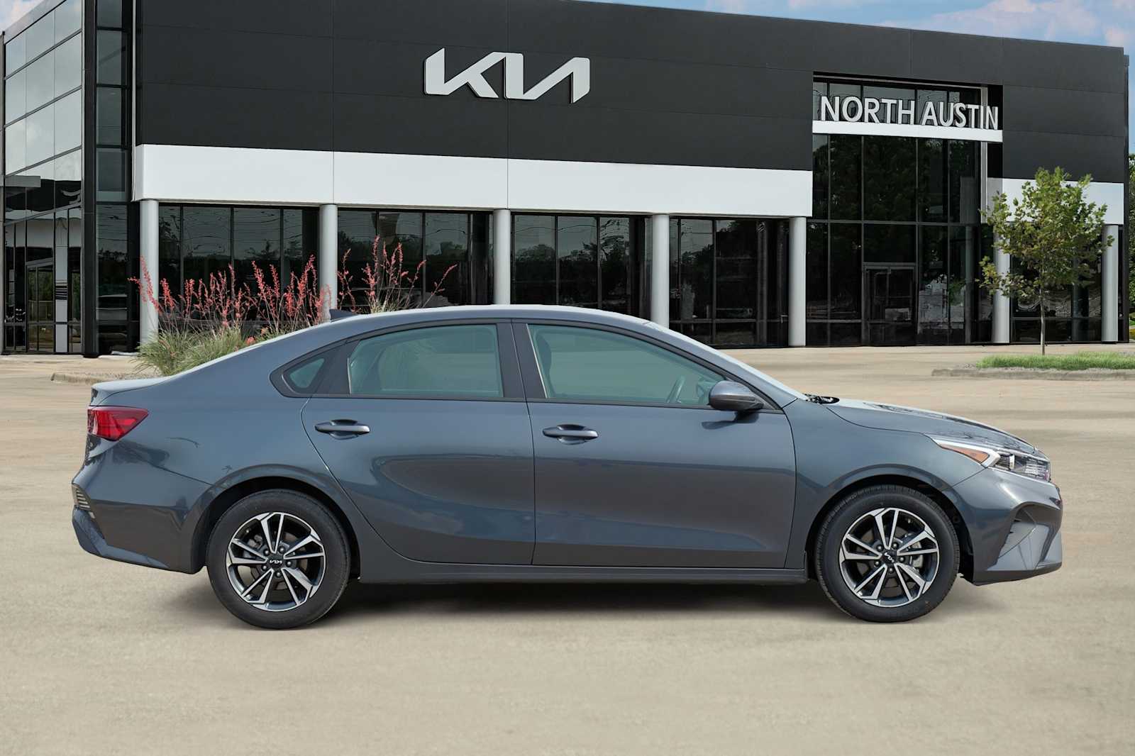 Thumbnail: 2024 Kia Forte - 7