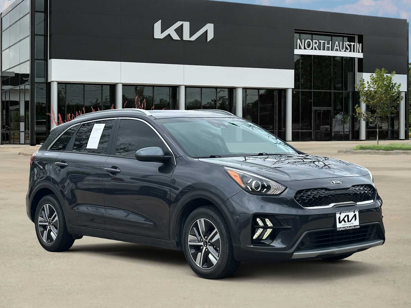 Thumbnail: 2020 Kia Niro - 7