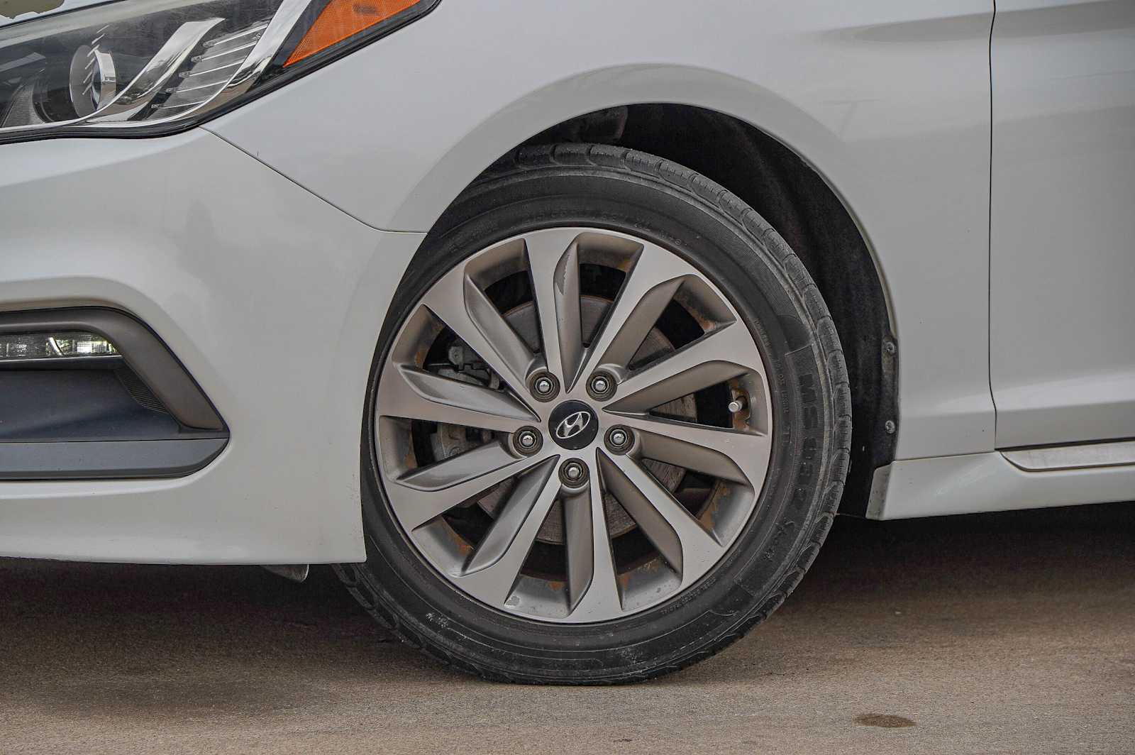 Thumbnail: 2015 Hyundai Sonata - 2