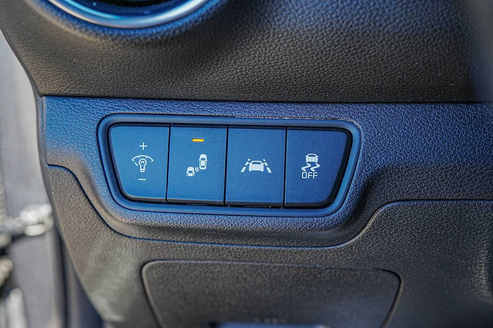 Thumbnail: 2021 Kia Forte - 22