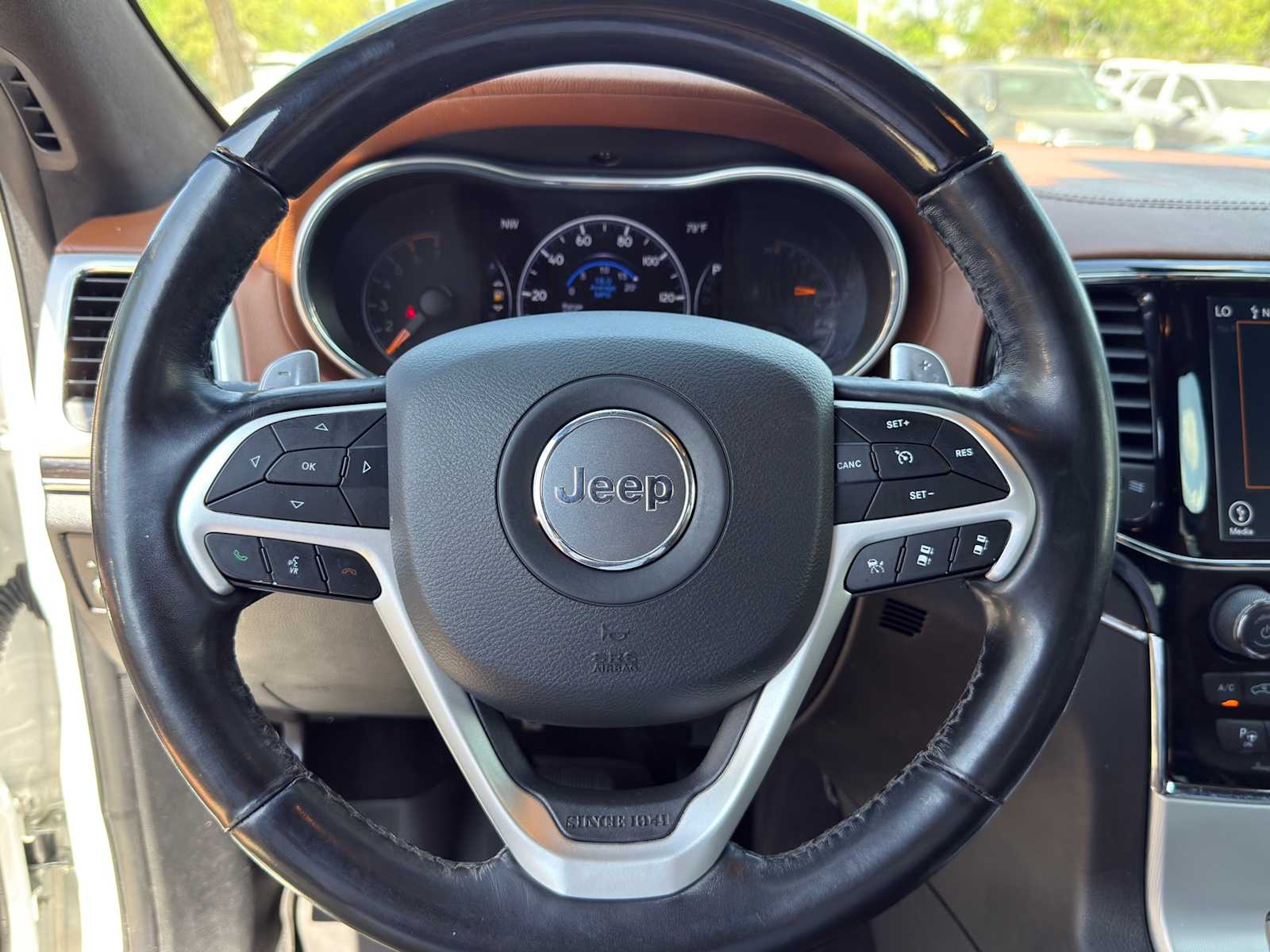 Thumbnail: 2020 Jeep Grand Cherokee - 16