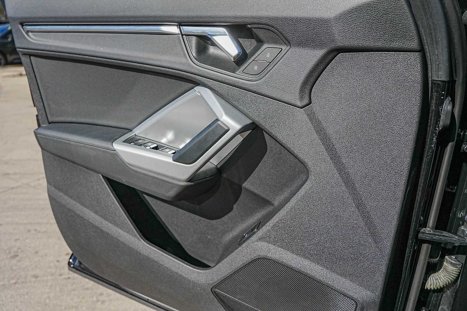 Thumbnail: 2020 Audi Q3 - 23