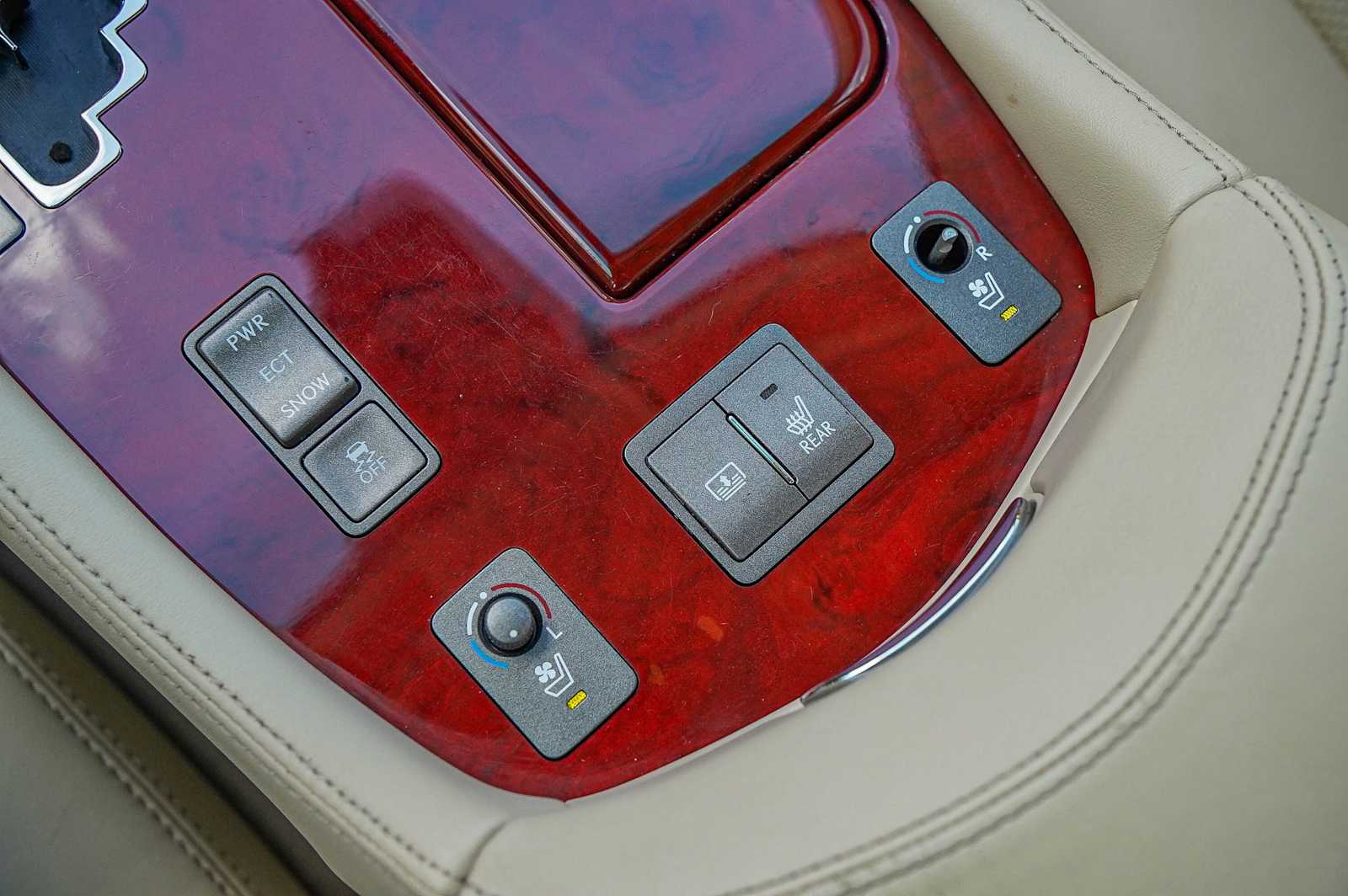 Thumbnail: 2012 Lexus LS - 23