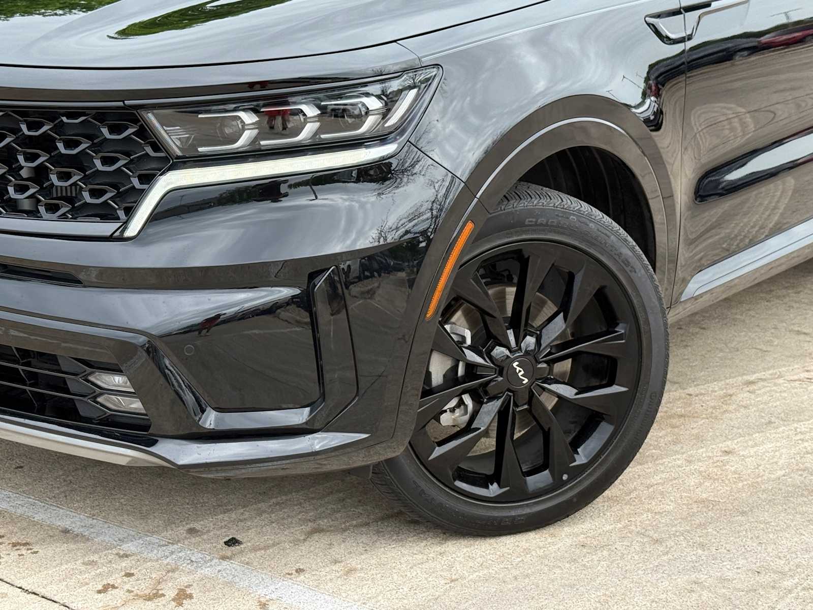 Thumbnail: 2023 Kia Sorento - 3