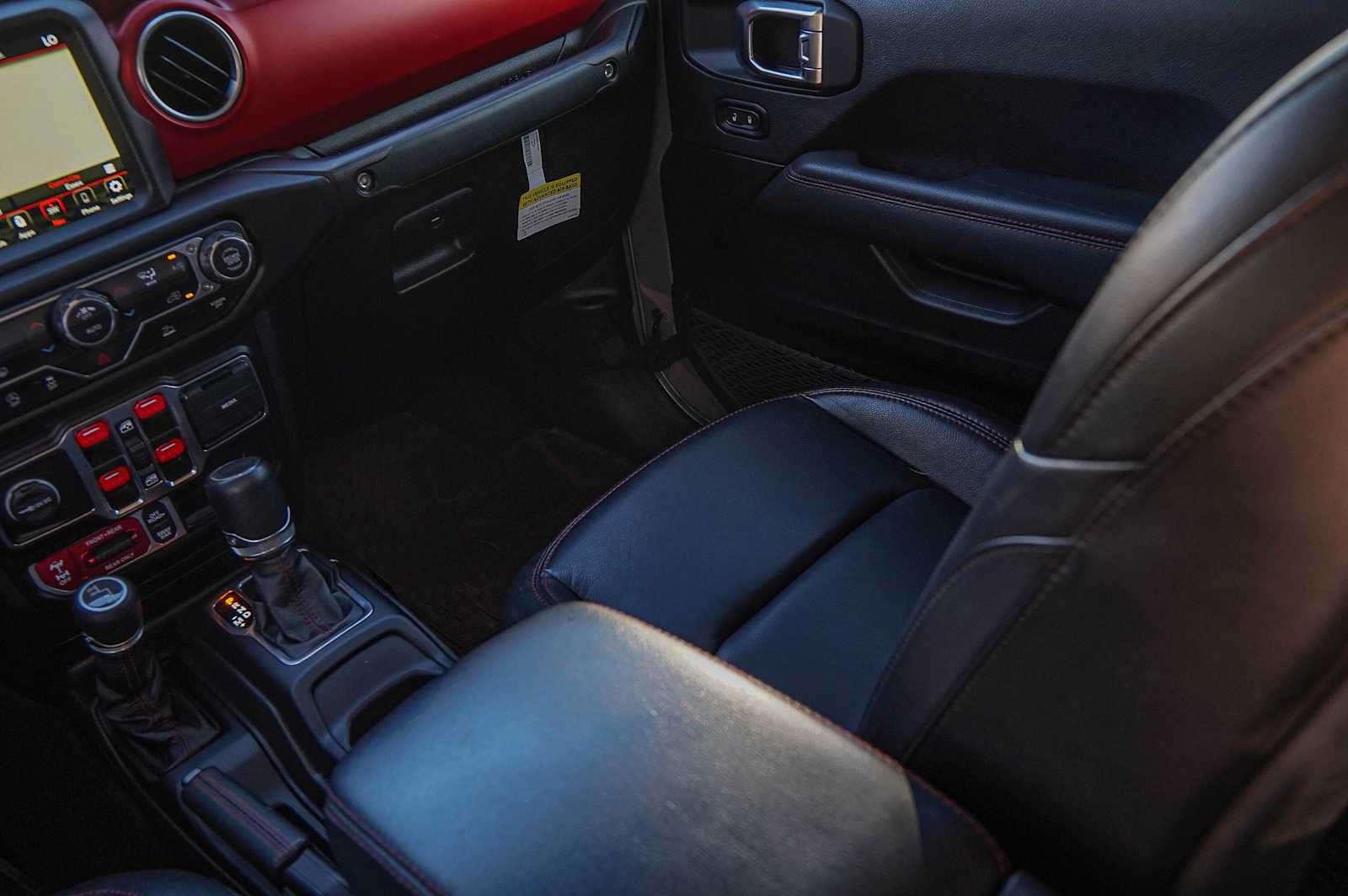 Thumbnail: 2023 Jeep Gladiator - 28