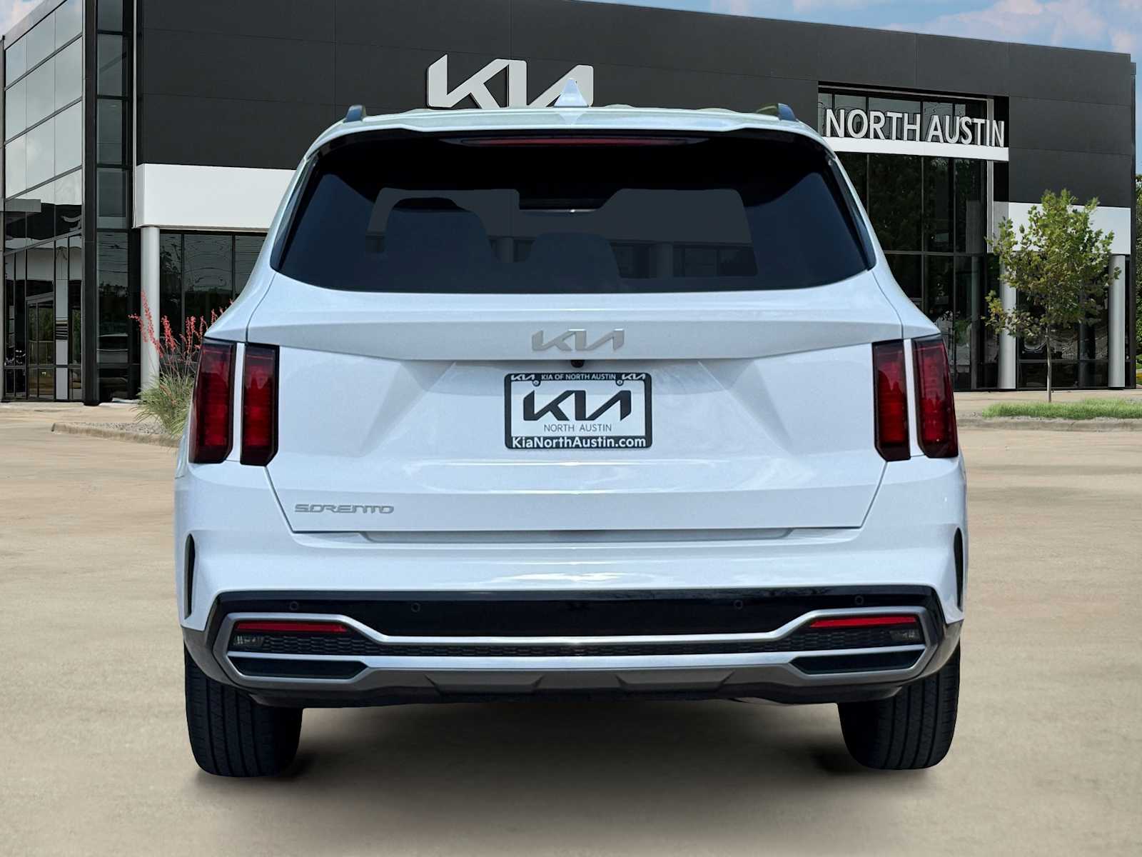 Thumbnail: 2023 Kia Sorento - 5