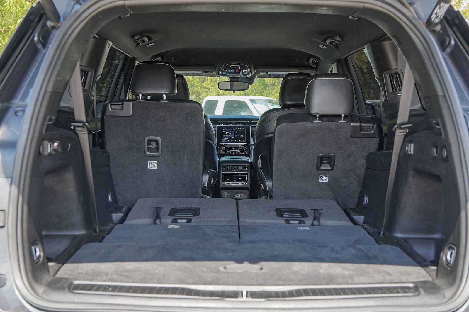 Thumbnail: 2022 Jeep Grand Cherokee - 31