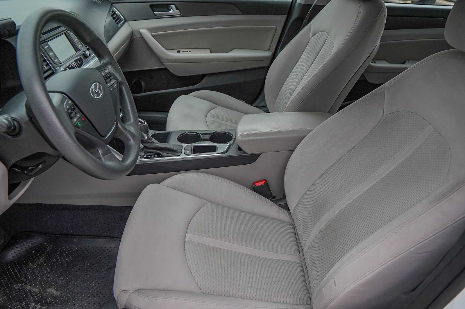 Thumbnail: 2015 Hyundai Sonata - 10