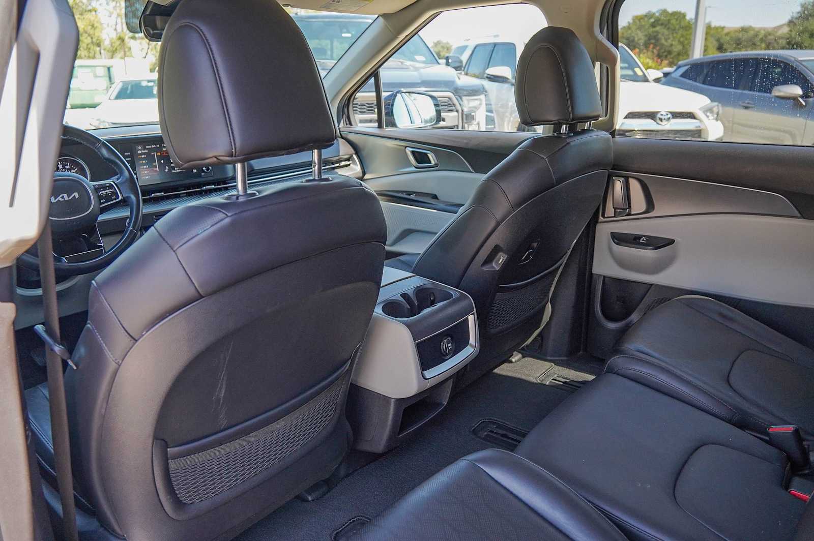 Thumbnail: 2022 Kia Carnival - 30