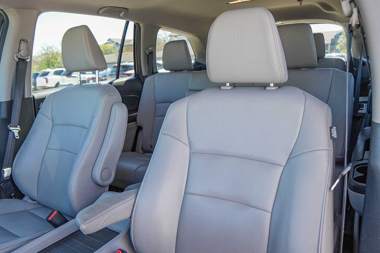 Thumbnail: 2017 Honda Pilot - 11