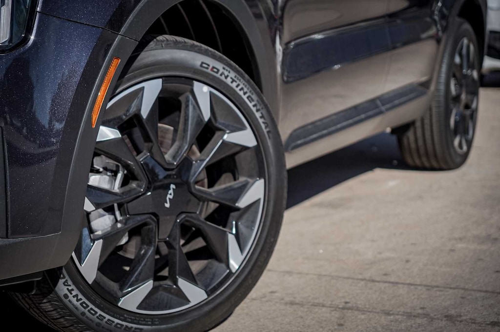 Certified 2025 Kia Sorento EX SUV