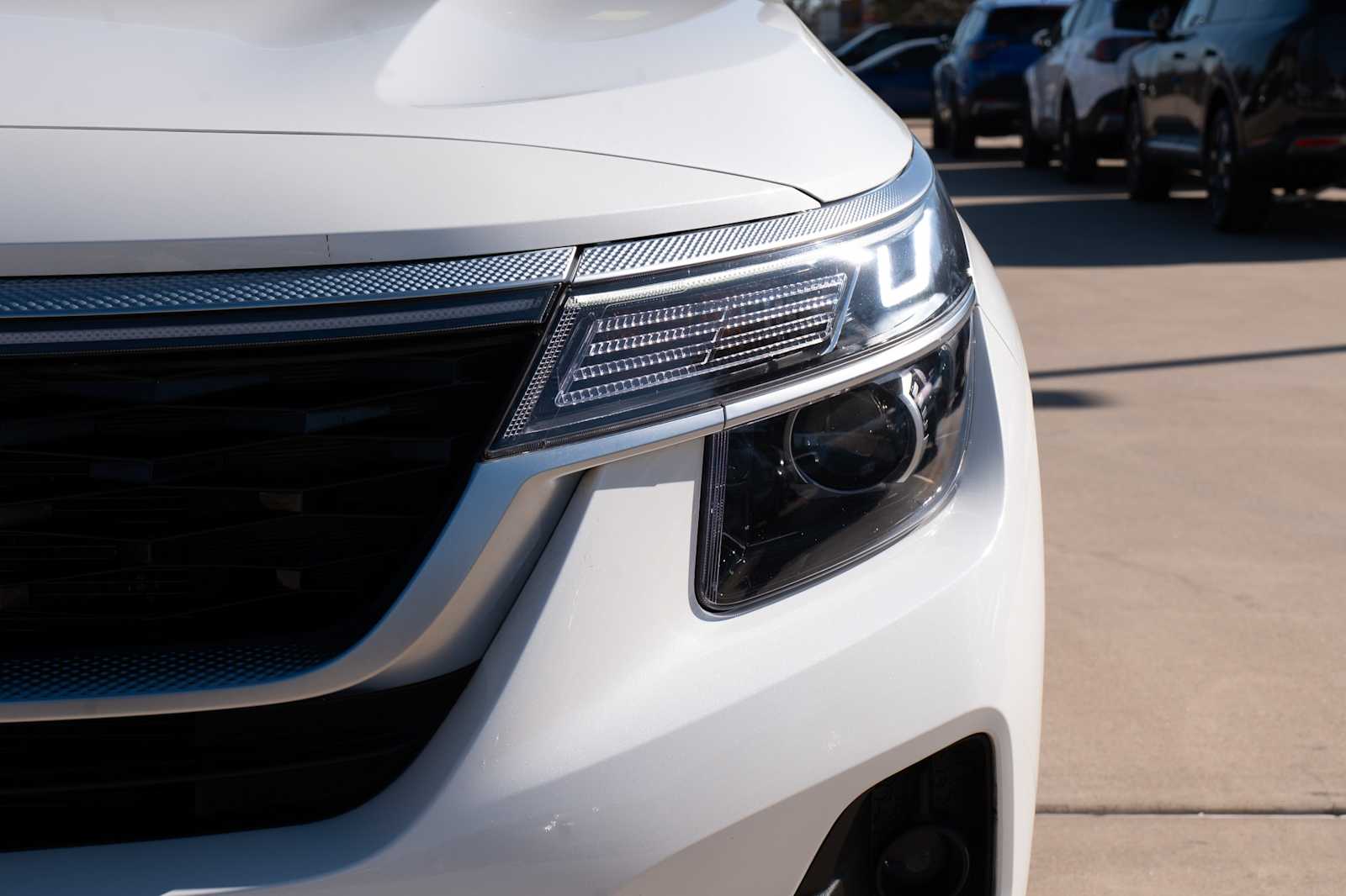 Thumbnail: 2023 Kia Seltos - 3