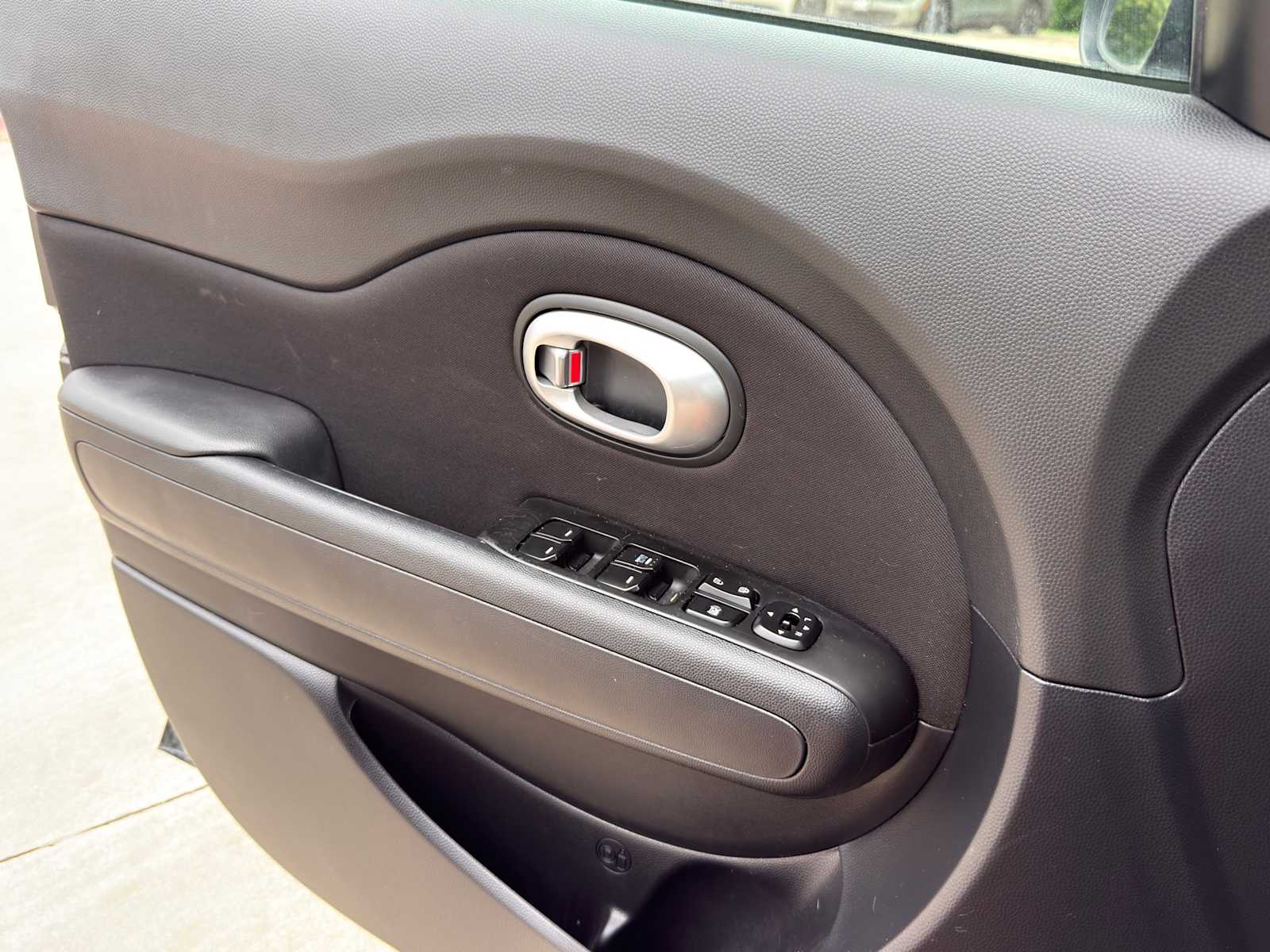 Thumbnail: 2016 Kia Soul - 18