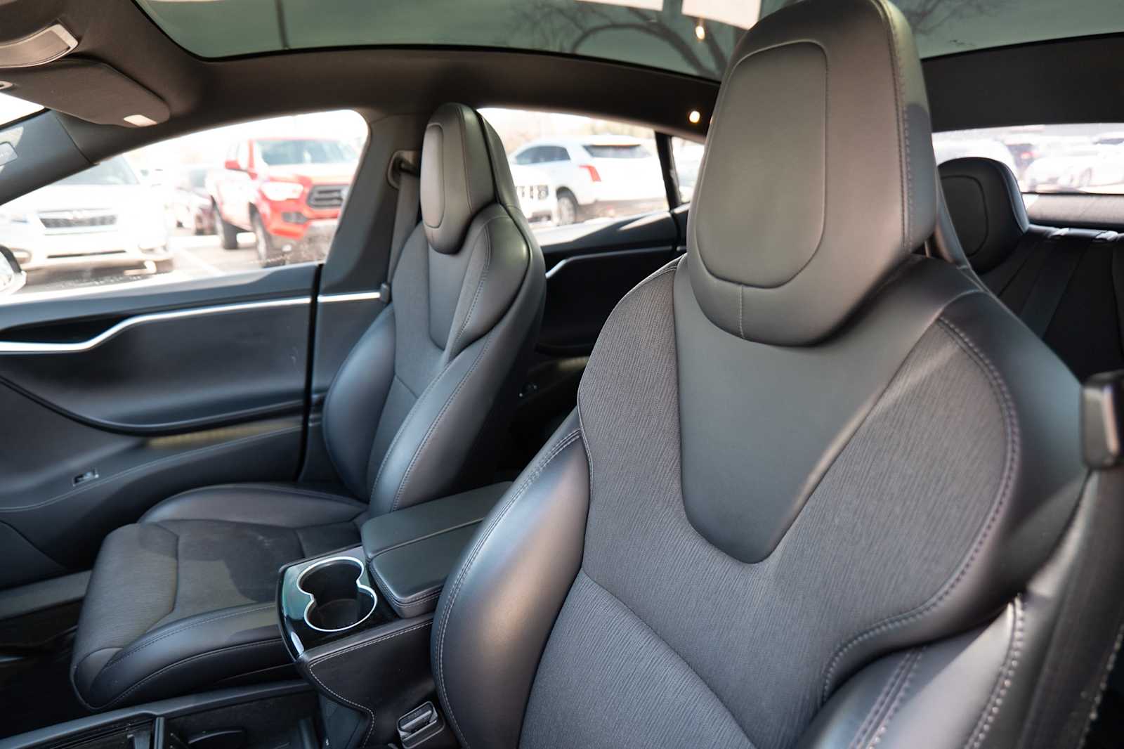 Thumbnail: 2017 Tesla Model S - 11